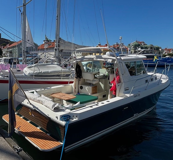 A28 Tournament Express Hardtop Yanmar 6LP 2 of 8