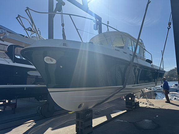 A28 Tournament Express Hardtop Yanmar 6LP 4 of 8