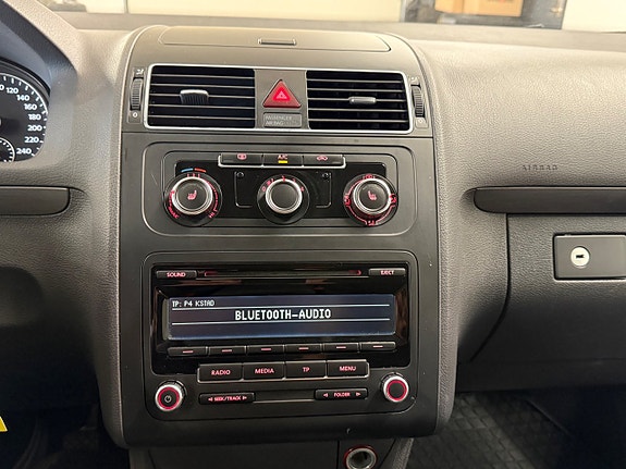 Volkswagen Touran 24 of 26