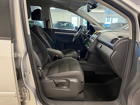 Volkswagen Touran 18 of 26
