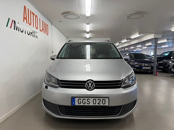 Volkswagen Touran 3 of 5