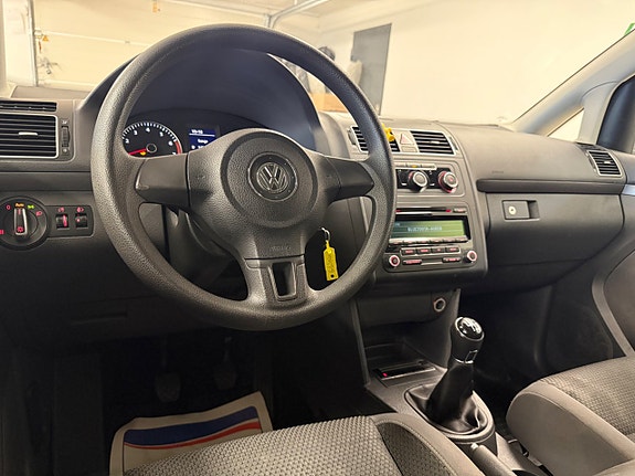 Volkswagen Touran 10 of 26