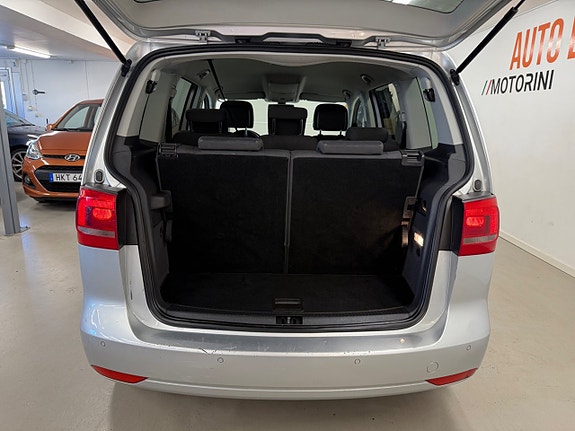 Volkswagen Touran 16 of 26