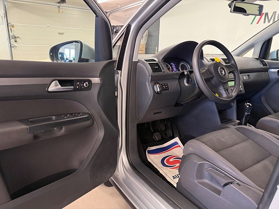 Volkswagen Touran 9 of 26