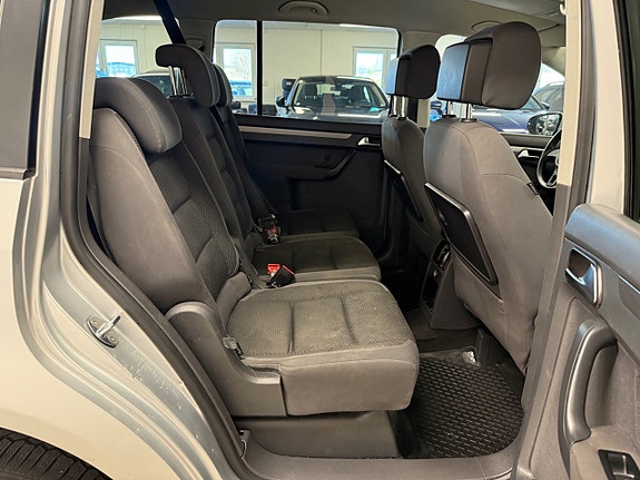 Volkswagen Touran 19 of 26