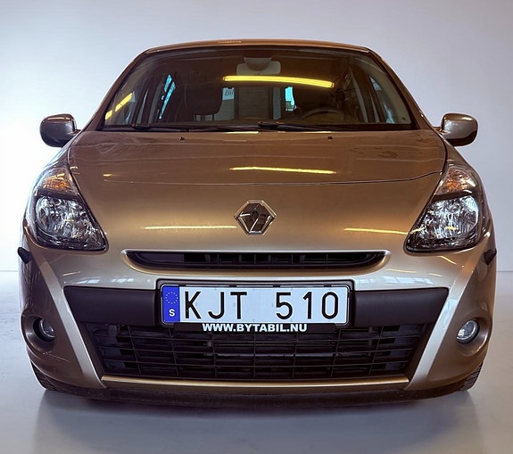 Renault Clio 8 of 13