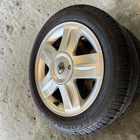 Renault Clio 11 of 13