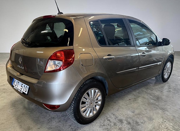 Renault Clio 2 of 5