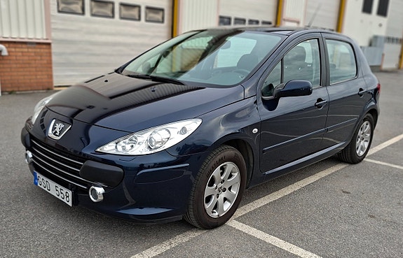 Peugeot 307 2 of 5