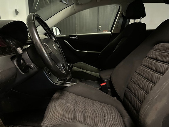 Volkswagen Passat 7 of 18