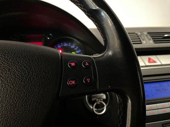 Volkswagen Passat 13 of 18