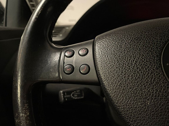 Volkswagen Passat 12 of 18