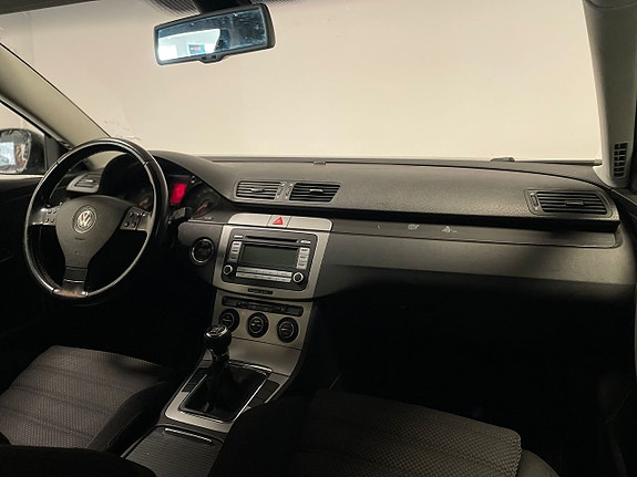 Volkswagen Passat 10 of 18