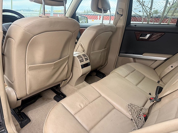 Mercedes-Benz GLK320 11 of 11