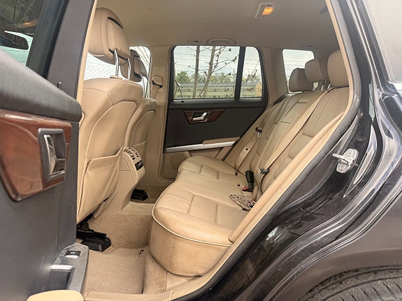 Mercedes-Benz GLK320 10 of 11