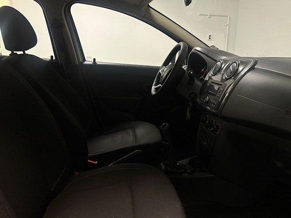 Dacia Sandero 12 of 14