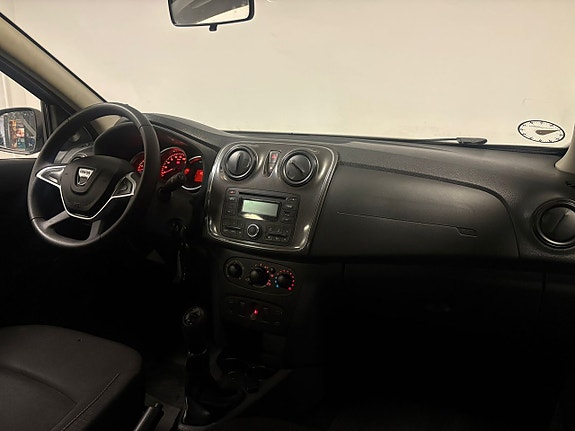 Dacia Sandero 9 of 14