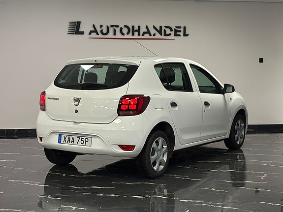 Dacia Sandero 4 of 5