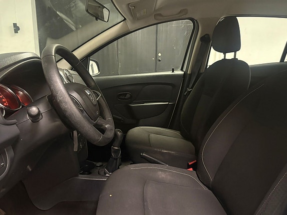 Dacia Sandero 7 of 14