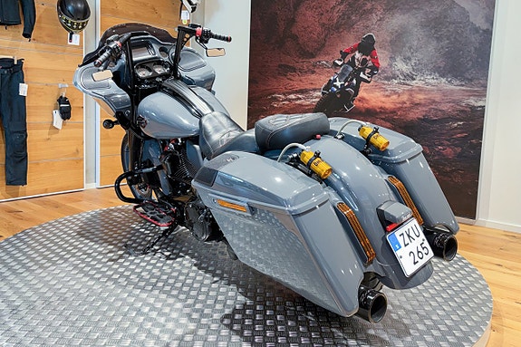 Harley-Davidson FLTRXSE Road Glide CVO |Öhlins|Screamin' Eagle|Rinehart Racing|SE BILDER| 4 of 5