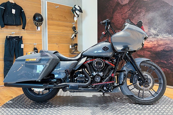 Harley-Davidson FLTRXSE Road Glide CVO |Öhlins|Screamin' Eagle|Rinehart Racing|SE BILDER|