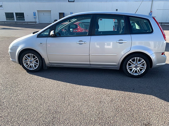 Ford C-Max 8 of 16