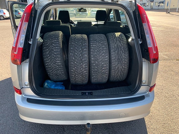 Ford C-Max 15 of 16