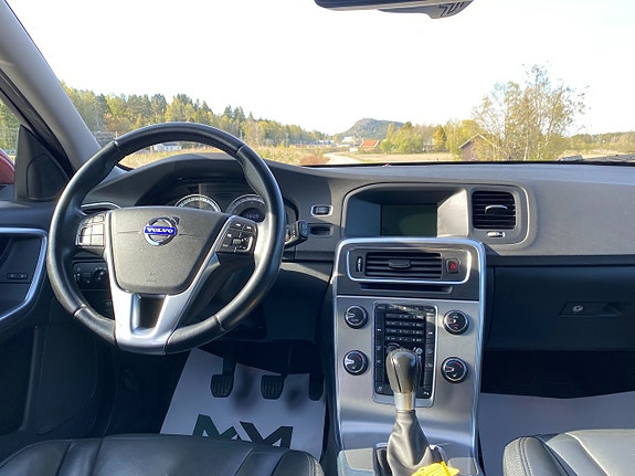 Volvo V60 3 of 5