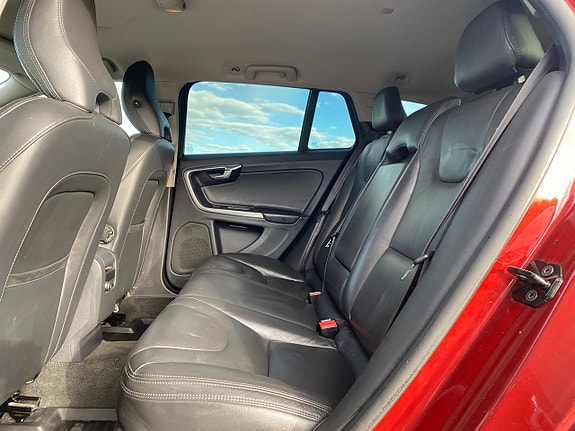 Volvo V60 13 of 19
