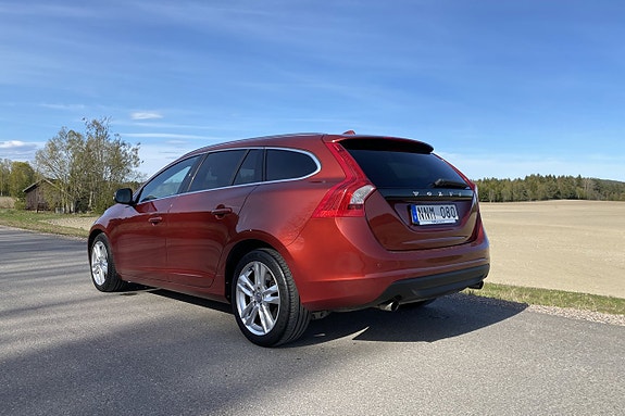 Volvo V60 4 of 5