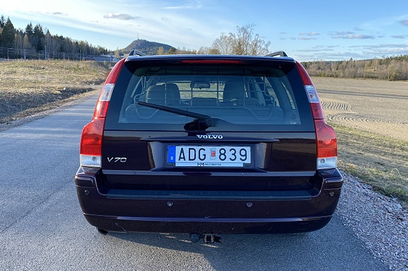 Volvo V70 4 of 5