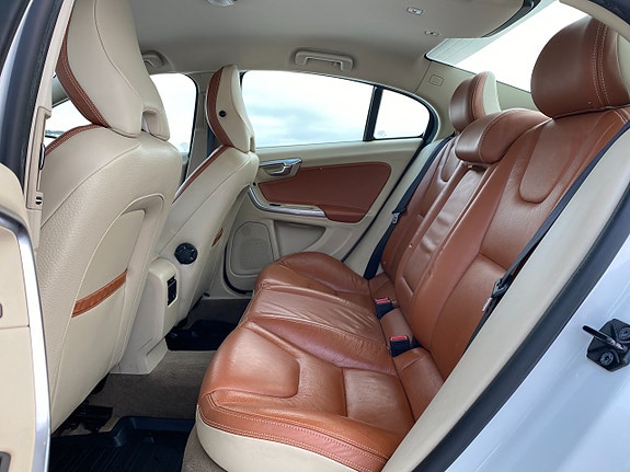 Volvo S60 11 of 20