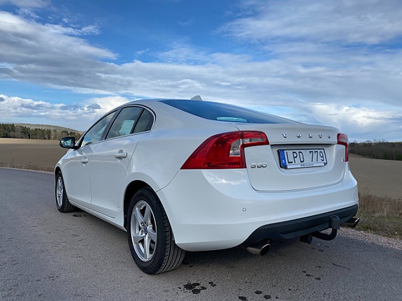 Volvo S60 3 of 5