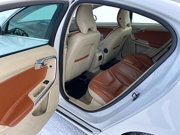 Volvo S60 10 of 20