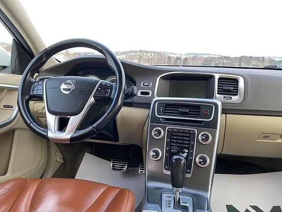 Volvo S60 13 of 20