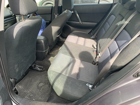 Mazda 6 4 of 6