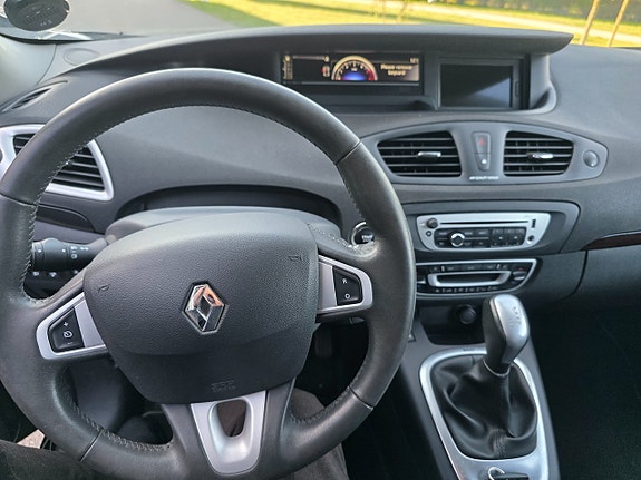 Renault Grand Scenic III 13 of 13