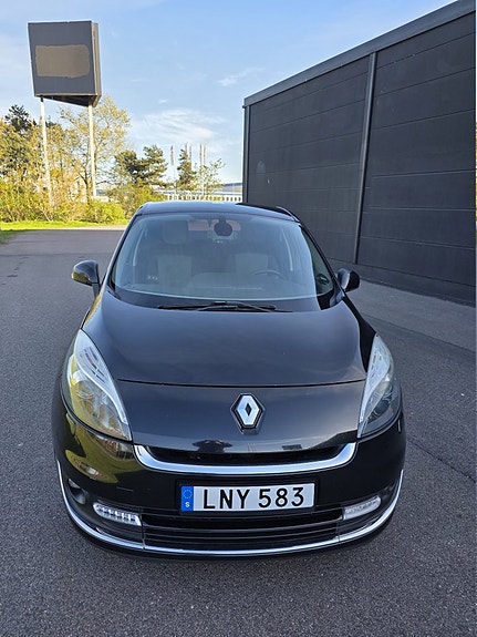 Renault Grand Scenic III 2 of 5