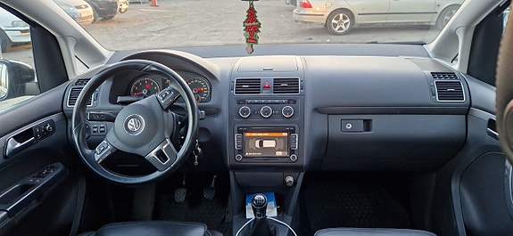 Volkswagen Touran Cross 6 of 7