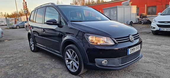 Volkswagen CrossTouran 2 of 5