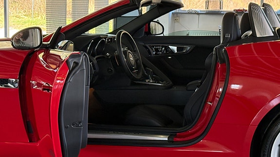 Jaguar F-TYPE 23 of 30