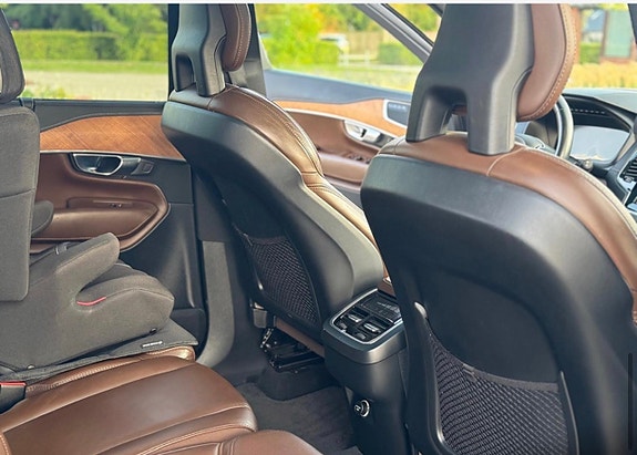 Volvo XC90 8 of 9