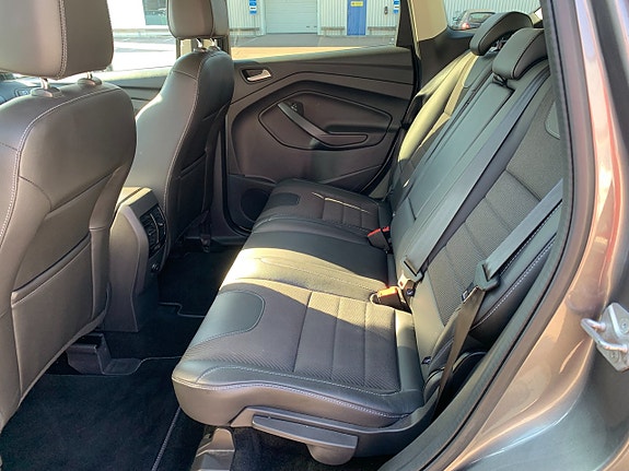 Ford Kuga 10 of 14