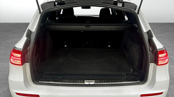 Mercedes-Benz E220 10 of 18