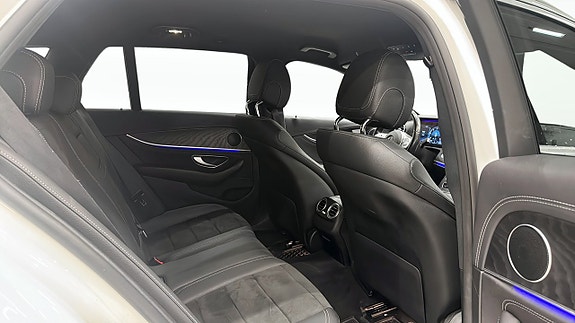 Mercedes-Benz E220 5 of 5