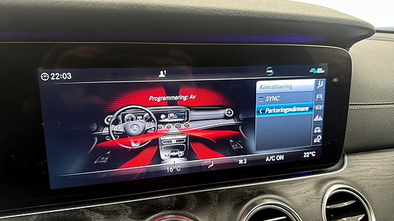 Mercedes-Benz E220 18 of 18