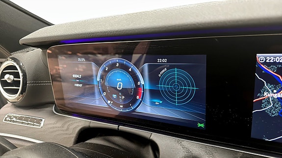 Mercedes-Benz E220 13 of 18