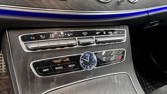 Mercedes-Benz E220 17 of 18