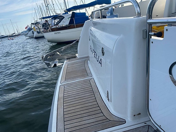 Kampanj Aquador 32c  / Yanmar 370hk / Mykt fint skick välutr 6 of 11
