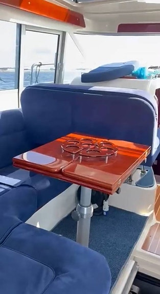 Kampanj Aquador 32c  / Yanmar 370hk / Mykt fint skick välutr 8 of 11